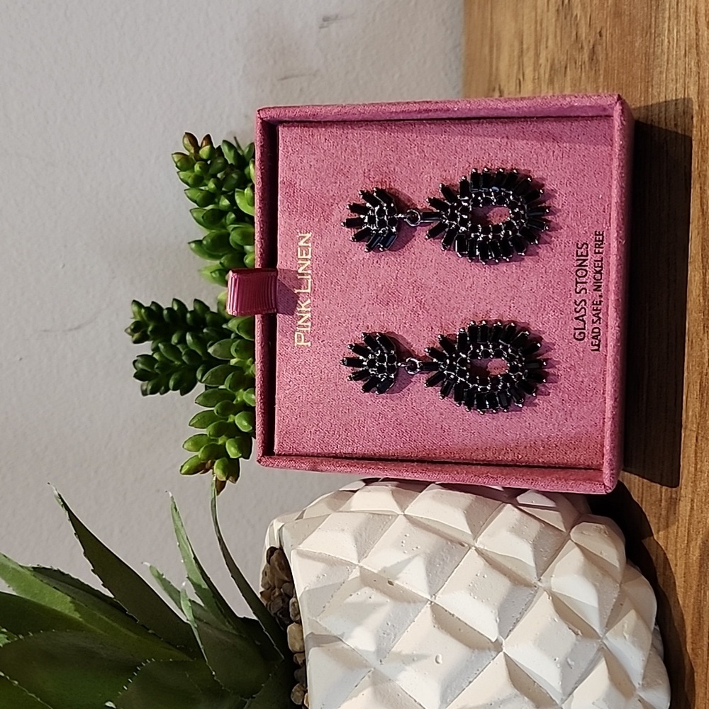 Pink Linen - Faceted Black Glass Stone Mini Chandelier Earrings